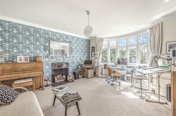Copthall Drive/Holmdene Avenue, Mill Hill